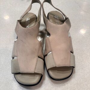 Aerosoles walking shoes size 9